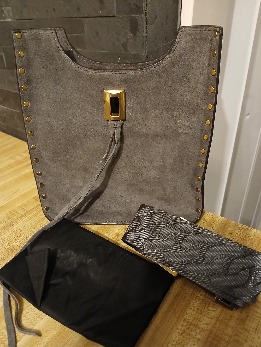 ❤Rebecca Minkoff Like NEW Suede & Studded Messanger Bag w/Guitar Strap & Dustbag